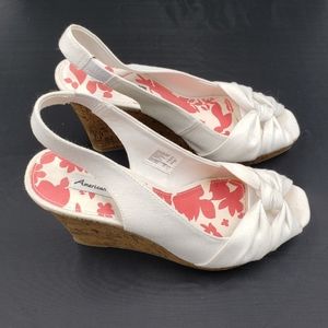 American Eagle white canvas cork heeled sandals 7